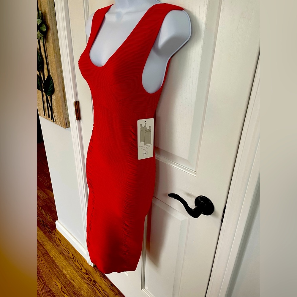 NWT Aura Bodycon Red Dress size LARGE